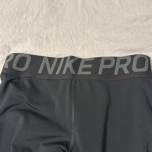 Nike black and white leggings - Picture 5 of 5